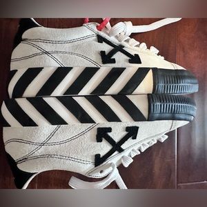 Off White Vulcanized low-top platform sneakers